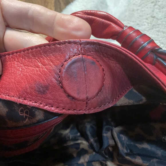B. Makowsky Shoulder Purse Bag Red Leather Zipper Details Magnetic Closure Women - Picture 6 of 12